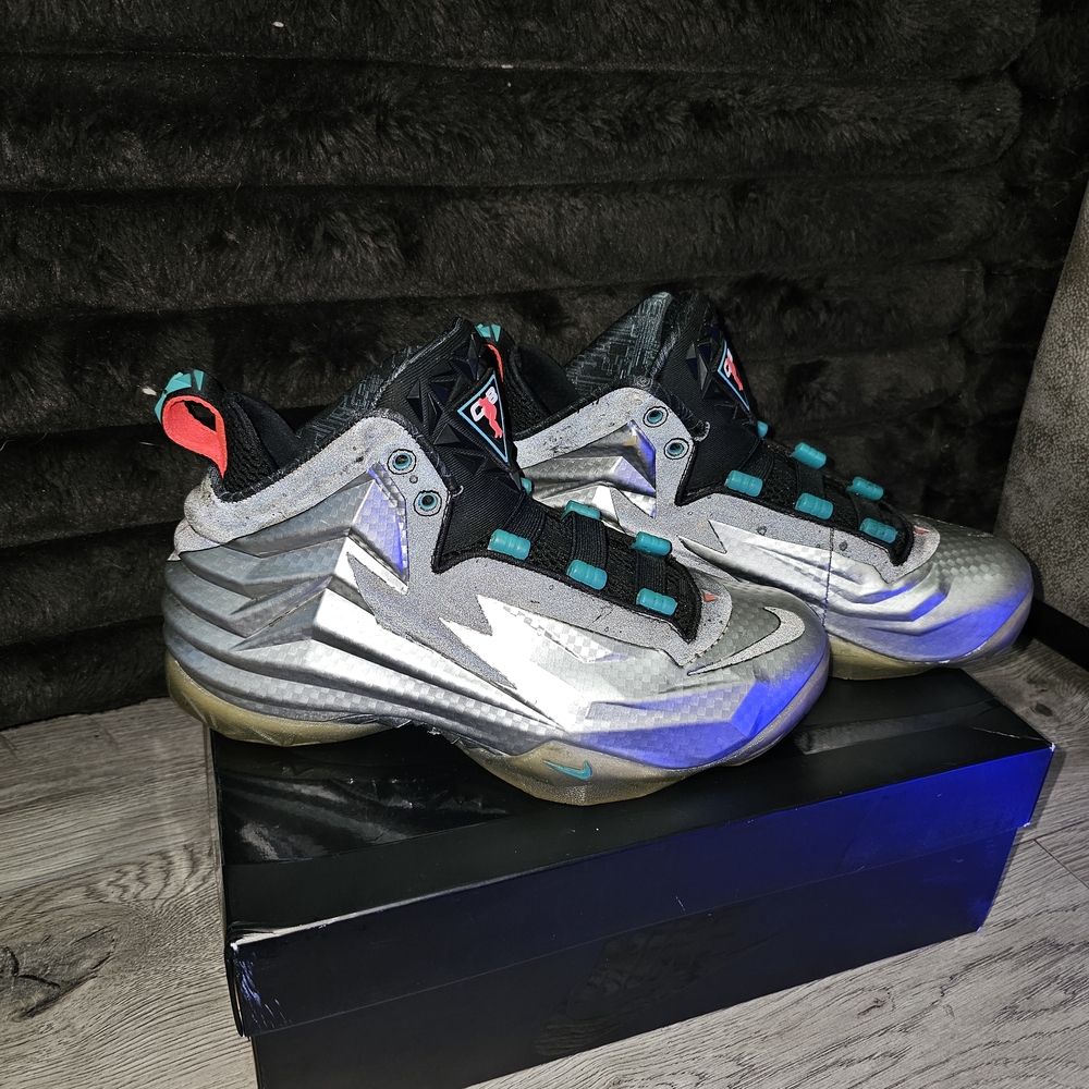 Men's Nike Chuck Posite